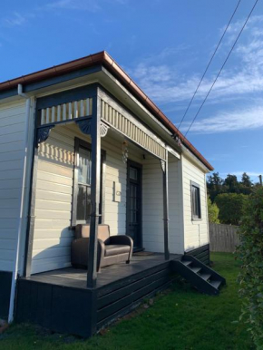 Moore St Cottage